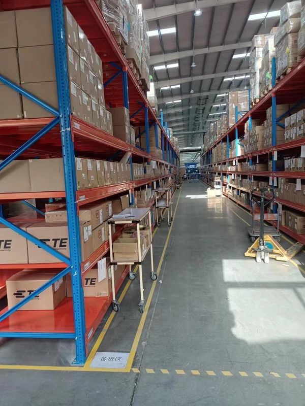 Protection contre la corrosion Finition des rayonnages industriels de stockage de métaux pour des solutions de stockage polyvalentes
