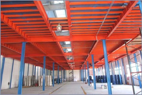 Étagère à palettes à plusieurs niveaux Mezzanine supportée, structure en acier Plancher mézzanine