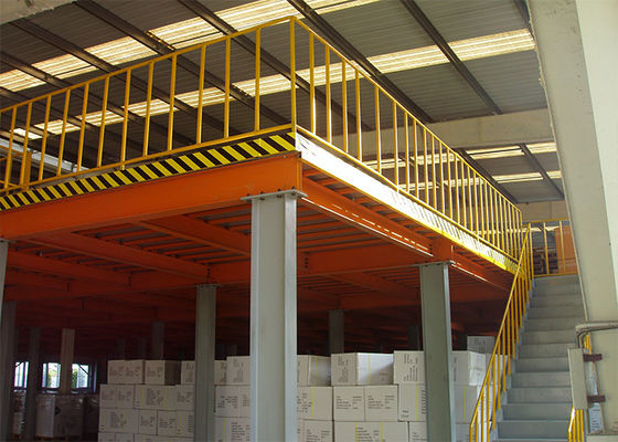 Systèmes de mezzanine pour entrepôt à longue portée, entrepôt temporaire