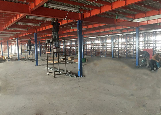 Systèmes mézanins industriels à plancher à support de rack durable