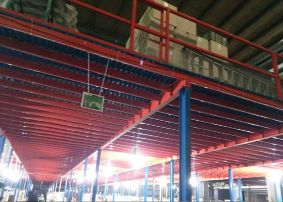 Plancher de mezzanine supporté par rack personnalisé pour une grande capacité de charge élevée