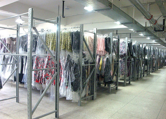 Étagères de rangement légères anti-corrosion Étagères commerciales de palettes pour vêtements