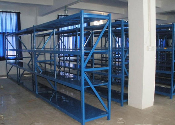 Entrepôt de stockage en acier à charge moyenne avec cadre et poutres verticaux