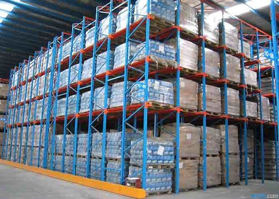 Drive dans les rayonnages de stockage en acier industriel avec finition de peinture en poudre