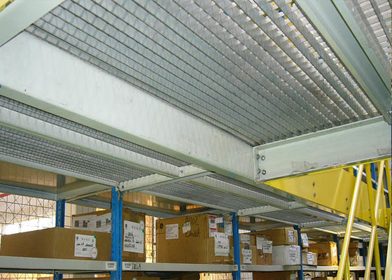 Système d' étagère de entrepôt, étagères métalliques industrielles sur mesure pour le stockage