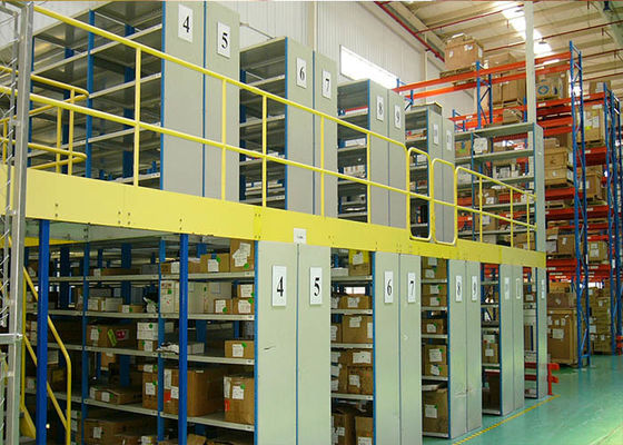 Système d' étagère de entrepôt, étagères métalliques industrielles sur mesure pour le stockage