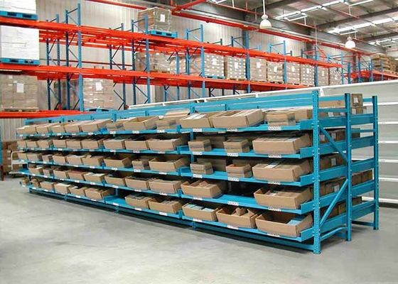 Étagères de stockage industrielles en acier assemblées, étagères à palettes à flux de gravité