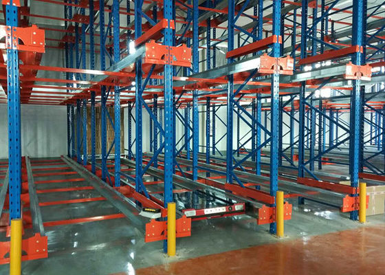 Système de stockage de navette industrielle sur mesure avec poutre en acier à haute densité / rivets en acier