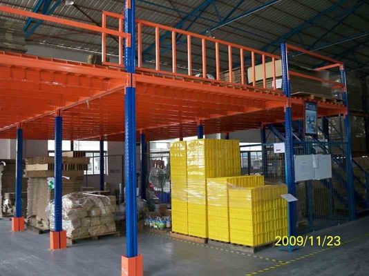 Structure en acier lourd, plancher mezzanine pour rack de stockage d'entrepôt