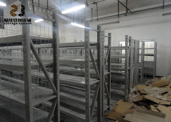 Q235 / Q345 Étagères industrielles en acier lourdes Taille personnalisée