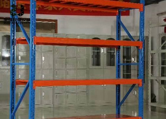 Maximum de 4500 kg par niveau de systèmes de rayonnages de palettes d'entrepôt assemblés ou soudés