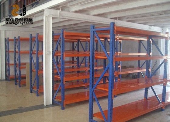 Facilité d'assemblage du rack de stockage à charge moyenne