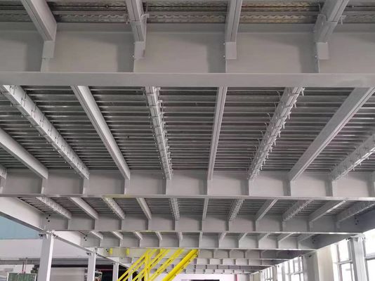 Des idées de planchers industriels modulaires maximisent l'espace et la productivité