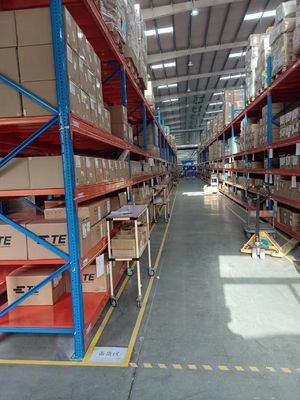 Protection contre la corrosion Finition des rayonnages industriels de stockage de métaux pour des solutions de stockage polyvalentes