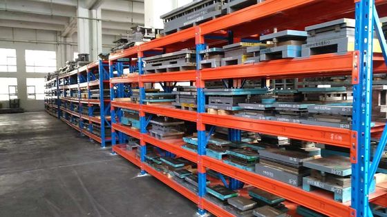 Protection contre la corrosion Finition des rayonnages industriels de stockage de métaux pour des solutions de stockage polyvalentes